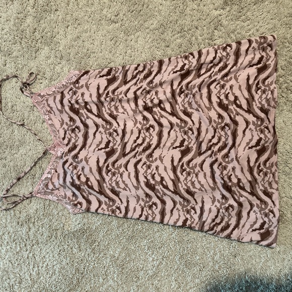 Vince Camuto nighty 🎀 - Picture 2 of 6